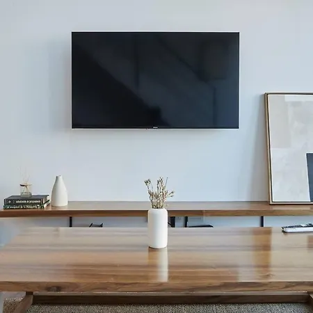 Beato Style East Riverbank Apartment Lisbon